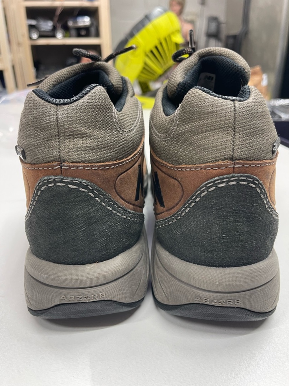 New Balance MW1569 hiking boots, which feature Gore-Tex waterproof - Picture 2 of 6